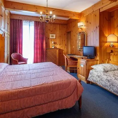 Columbia & Otel 3*