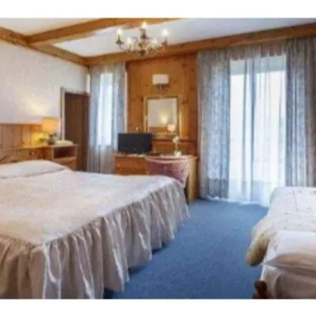 Hotel Columbia &