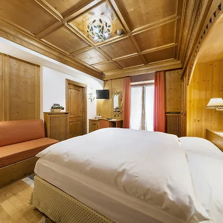 Columbia & Otel Cortina dʼAmpezzo