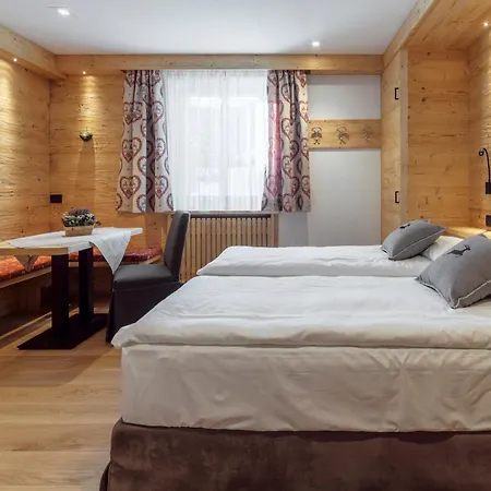 Otel Columbia & 3*