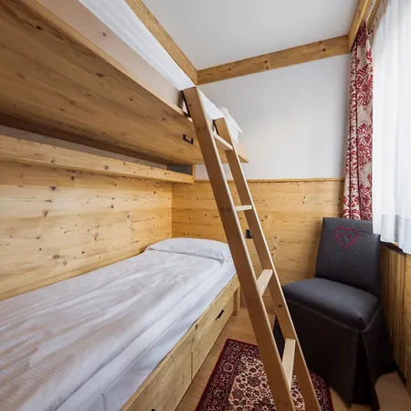 Otel Columbia & 3*