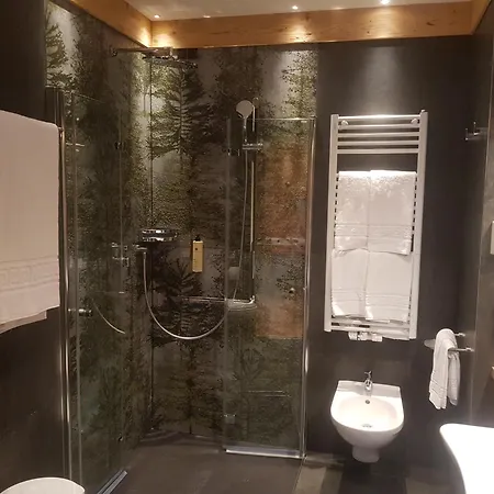 Otel Columbia & 3*