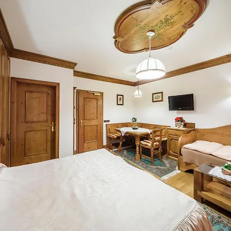 Columbia & Otel Cortina dʼAmpezzo