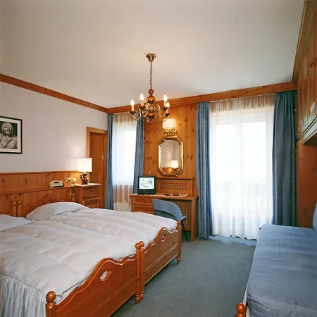 Columbia & Otel Cortina dʼAmpezzo