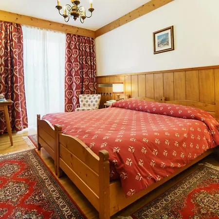 Otel Columbia & 3*