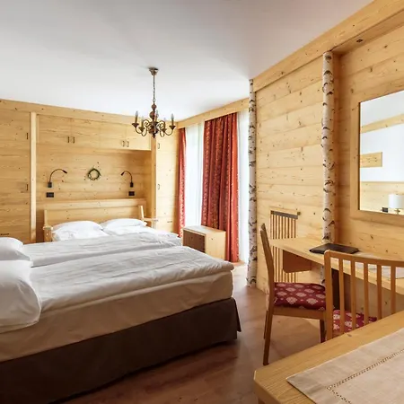 Columbia & Otel Cortina dʼAmpezzo